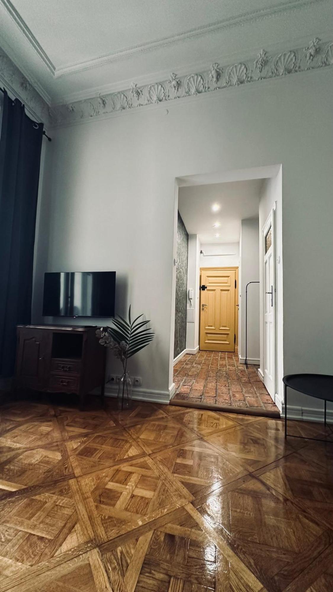 Kamienica Srodmiescie 18b Warsaw